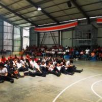 Capmany con estudiantes