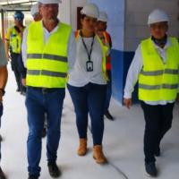 Presidente Rodrigo Chaves y Ministr Anna Müller inspeccionado 