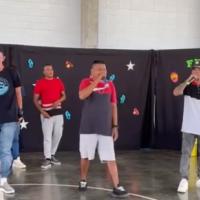 Seis estudiantes del CINDEA San Antonio del Humo, en el Satélite La Leticia, ubicado en las instalaciones de la Unidad de Atención Integral 20 de diciembre de 1979 (UAI), participaron en la categoría canción original en el Festival Estudiantil de las Artes 2023.