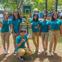 •	Proyecto educativo busca embellecer espacios •	Utilizan materiales reutilizados