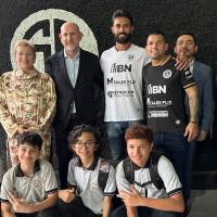 1650 estudiantes del Liceo de Pavas tendrán mejoras en su infraestructura gracias al apoyo del Club Deportivo Sporting FC.  Pintura de las instalaciones, mejoras en los techos y cielorrasos, ampliación en los servicios sanitarios, restauración de cinco aulas e iluminación de espacios, será parte de la intervención del inmueble. La inversión superará los $100 mil dólares, unos 52 millones de colones, e iniciarán en esta misma semana con los trabajos. Hannia Garro Rodríguez, directora del Liceo de Pavas comen