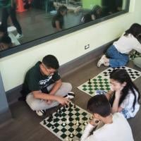 Talleres promueven trabajo en equipo y habilidades digitales. 