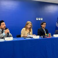 El ministro de Educación y la vicepresidenta de la República y ministra de Salud expusieron sobre los riesgos de los vapeadores frente a un grupo de estudiantes del Liceo de Señoritas de Costa Rica.
