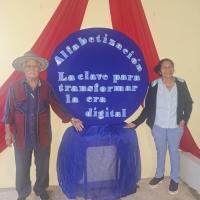 ¡Nunca es tarde para aprender! Don Erasmo y Fátima lo demuestran