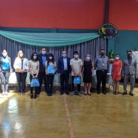 Entrega oficial de kits educativos para estudiantes migrantes