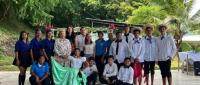 Ministra de Educación con primera dama y estudiantes