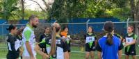 estudiantes del equipo de fútbol femenino