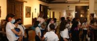 Estudiantes en museo