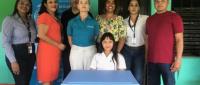 1.400 niñas, niños, personas adolescentes y adultas reciben nuevos pupitres para apoyar su aprendizaje