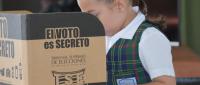 Estudiantes disfrutan en las elecciones 