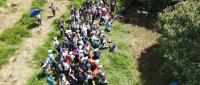 Estudiantes de Sarapiquí y Alemania reforestan la quebrada La Gata en Sarapiquí