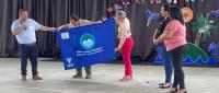 Dirección Regional de Educación Peninsular recibe Bandera Azul Ecológica en la categoría de Eventos Especiales
