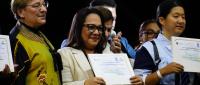 Estudiantes reciben su título de BEE