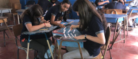Estudiantes del Liceo de Santo Domingo de Heredia en clases 