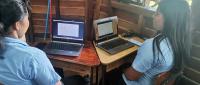 Estudiantes practican con videos grabados por ellos mismos 