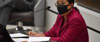 Ministra se presenta ante los diputados 