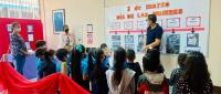 Estudiantes y personal docente de la Escuela Barrio Canadá de San Vito de Coto