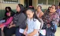 estudiantes y padres de familia