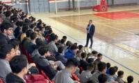 El Viceministro Académico del MEP, Melvin Chaves, brindó mensaje a estudiantes