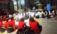 Estudiantes de Escazú comparten con artista nacional