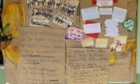 Estudiantes realizan material para celebración en su colegio del Día Internacional de la Mujer Indígena