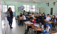 Sonia Valero Ewers dando clases