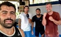 Deyvid Vallecillo Juárez con 3 amigos