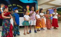 Acto cultural de niños