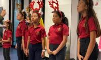 niños con cachos de venado