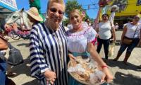 Ministra acompañada