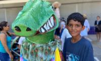 Niño con mascarada