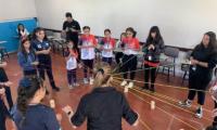 Niñas participan en talleres científicos y tecnológicos