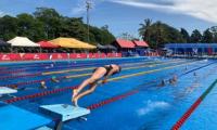 salto a la piscina