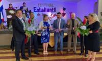 Arte estudiantil alegra regiones educativas