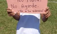 Comunidad educativa realiza caminata por la paz