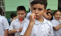 450 estudiantes de la Escuela Juan Rafael Mora Porras participan del “lavatón” y concientizan sobre la Semana de la Salud Bucodental