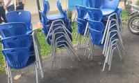 Estudiantes estrenan pupitres