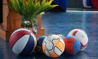 Emiratos Árabes Unidos dona implementos deportivos a centros educativos costarricenses