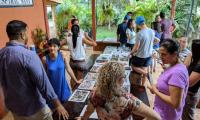 Docentes de inglés recibiendo becas