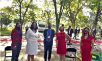 Autoridades educativas presencian los honores rendidos en el Monumento Nacional