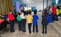 escolares enfrentandose a pruebas de matemática