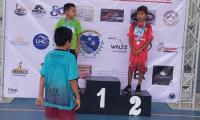 Estudiante es llamado al podio ganador