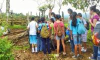 Estudiantes comparten sobre desarrollo sostenible en gira educativa 